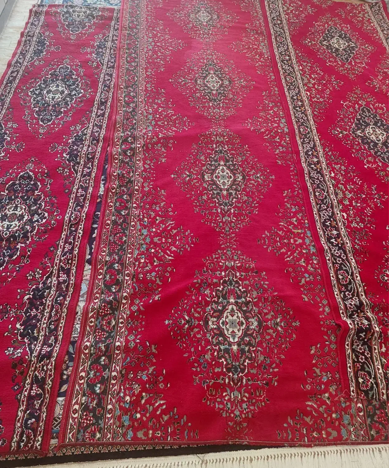 کنار فرشی|فرش|کازرون, |دیوار