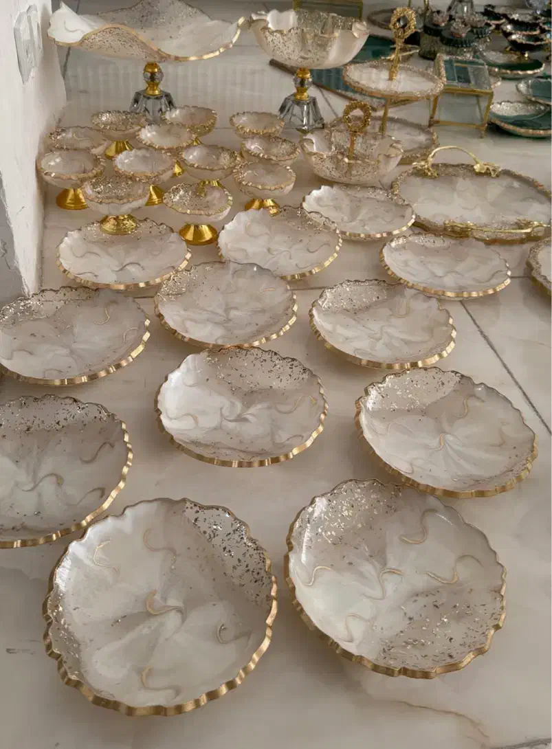 سرویس جهزیه کرم طلایی|ظروف سرو و پذیرایی|خمینی‌شهر, |دیوار