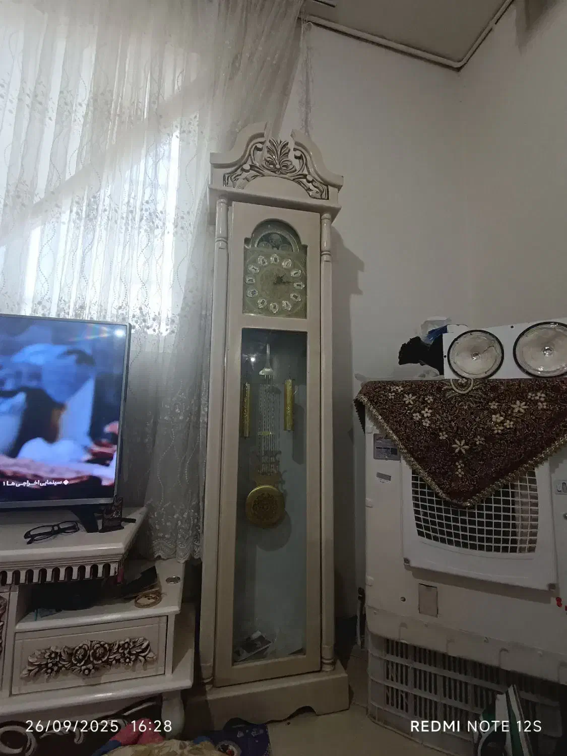 ساعت ایستاده هیچ مشکلی ندارن سالم سالم با ضمانت|ساعت دیواری و تزئینی|گلبهار, شهر جدید گلبهار|دیوار