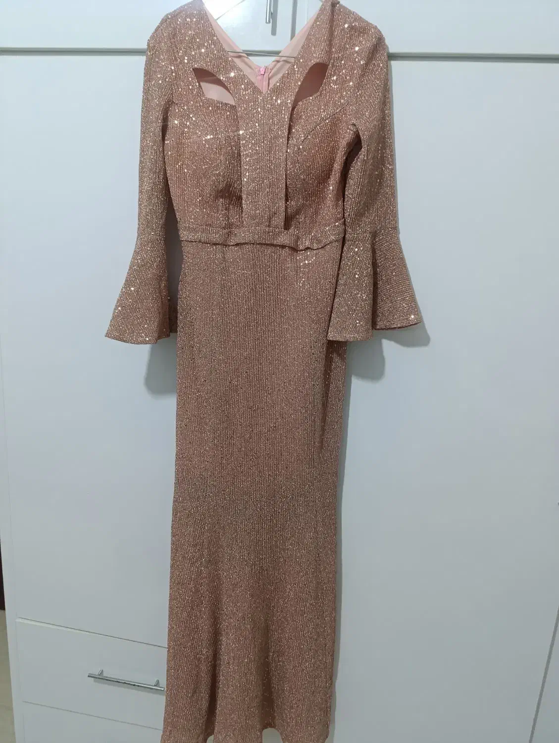 لباس مجلسی|لباس|گلبهار, شهر جدید گلبهار|دیوار