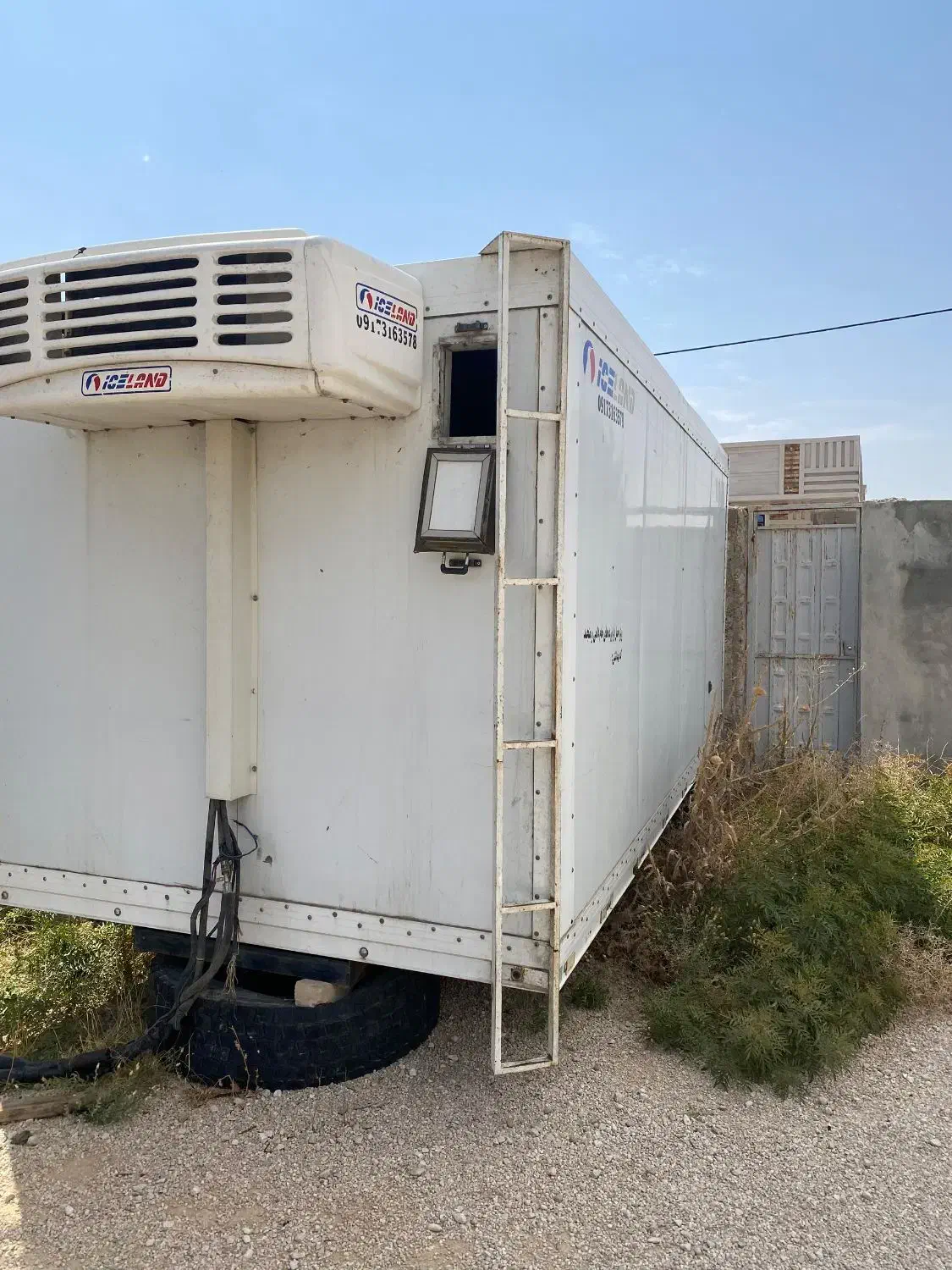 یخچال ایسوزو زیر صفری|خودرو سنگین|شیراز, بید زرد|دیوار