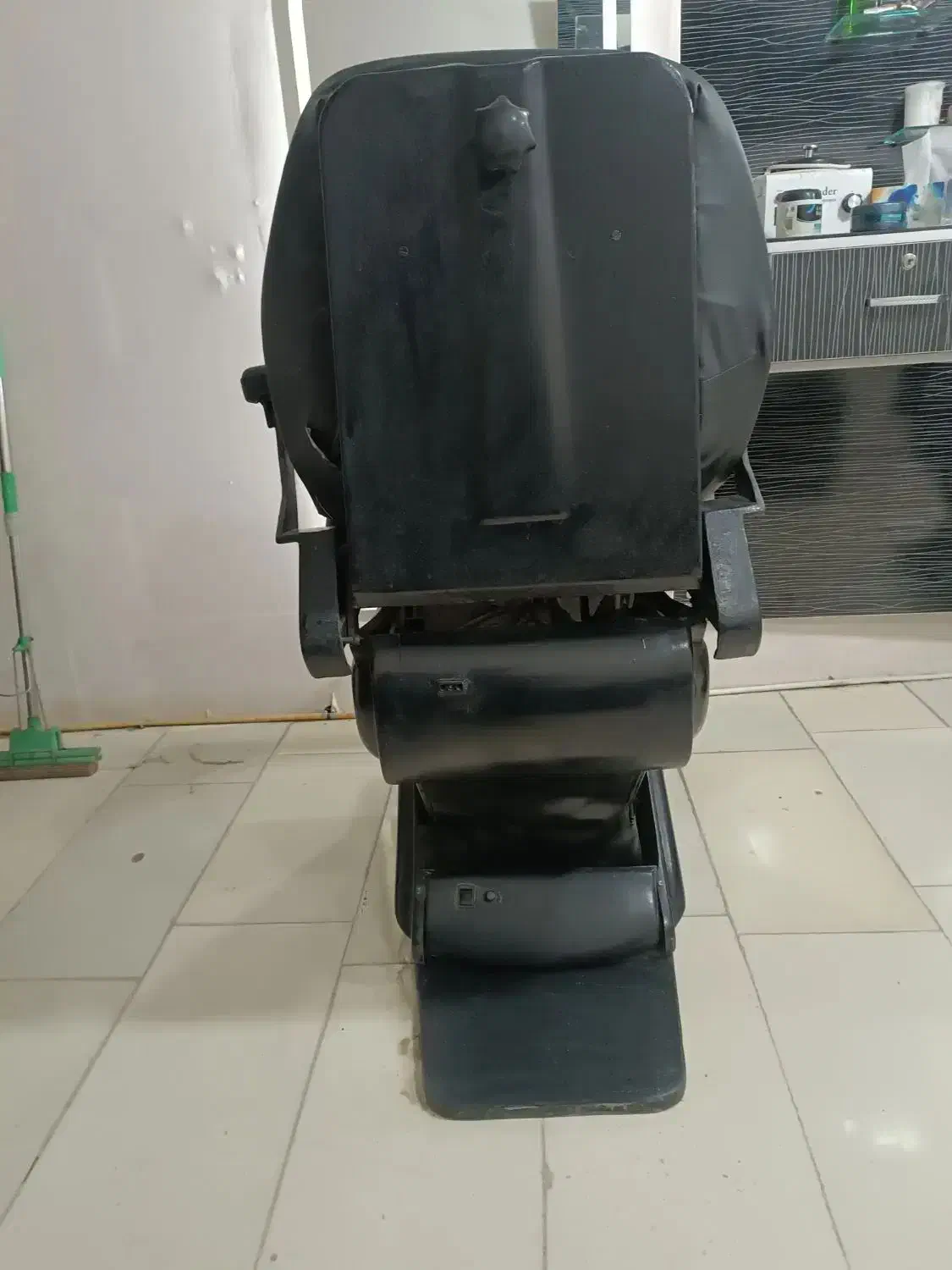 صندلی برقی سالنی|آرایشگاه و سالنهای زیبایی|شیروان (خراسان), |دیوار