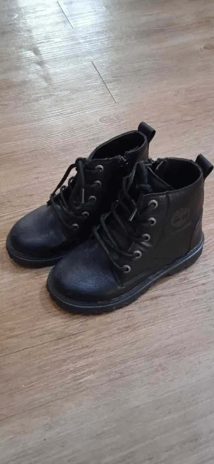 پوتین درحدنو|کفش و لباس بچه|تهران, نازی‌آباد|دیوار