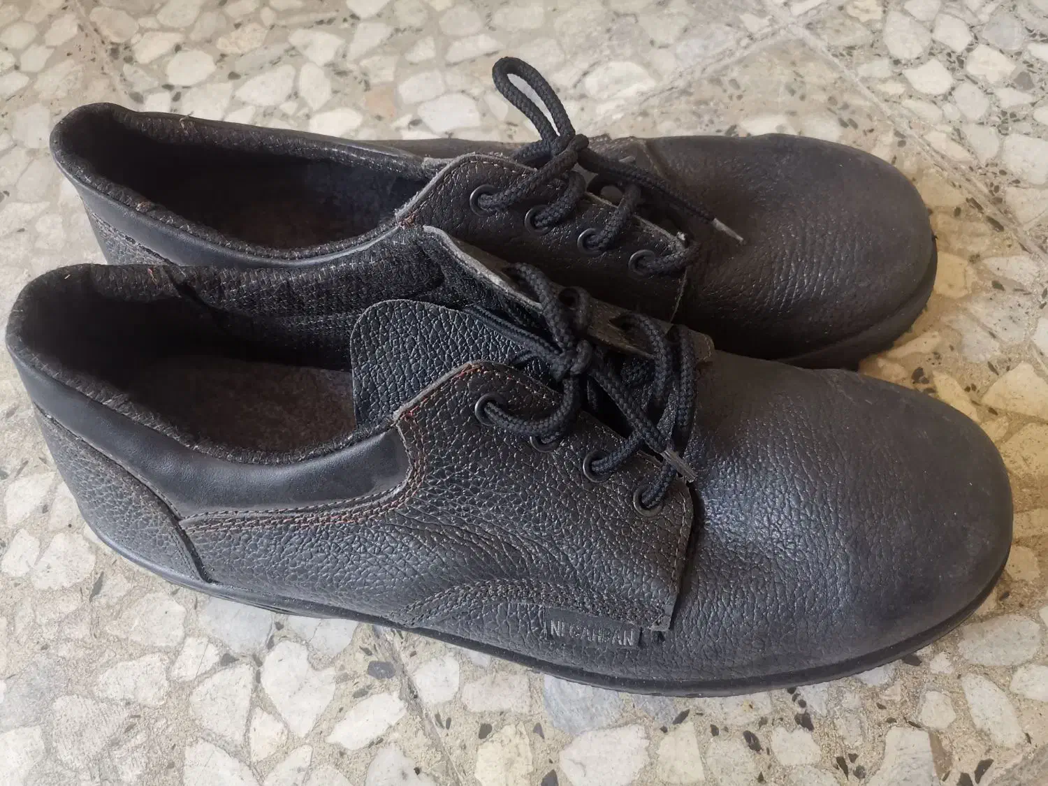 پوتین ایمنی و سربازی نگهبان|کیف، کفش، کمربند|چهاردانگه (تهران), |دیوار