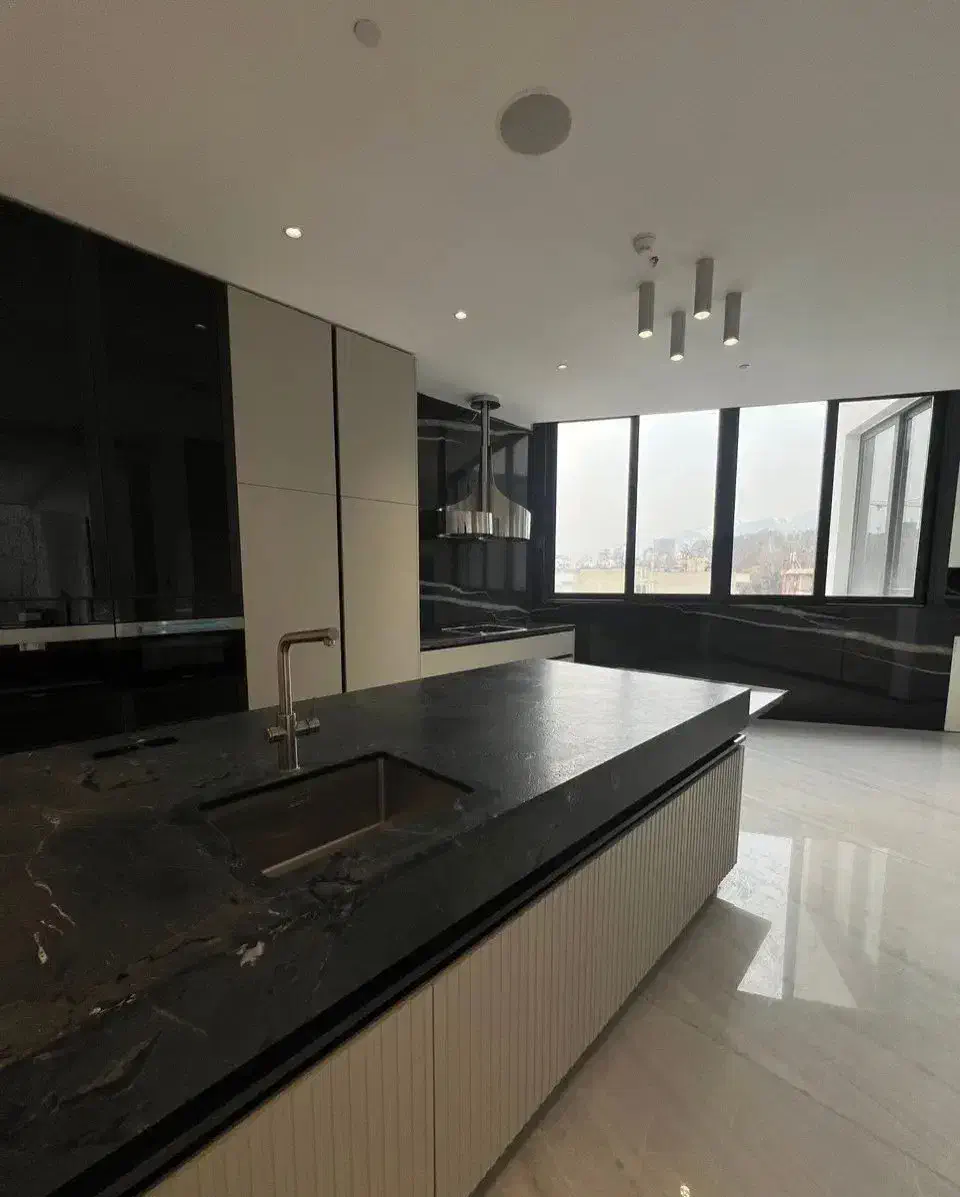 ۵۰۰متر به همراه یکصد متر سوییت رهن و اجاره نیاوران