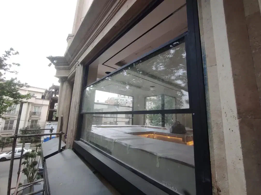 نصب وتعمیرات شیشه سکوریت وانواع شیشه های ساختمانی|خدمات پیشه و مهارت|اهواز, نادری|دیوار