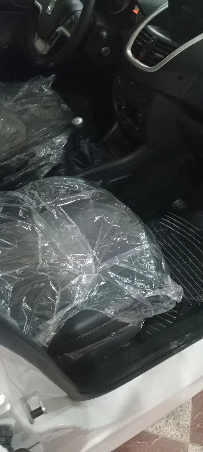 ۲۰۷ سقف فلز تیوفاو ۱۴۰۴|خودرو سواری و وانت|زاهدان, |دیوار