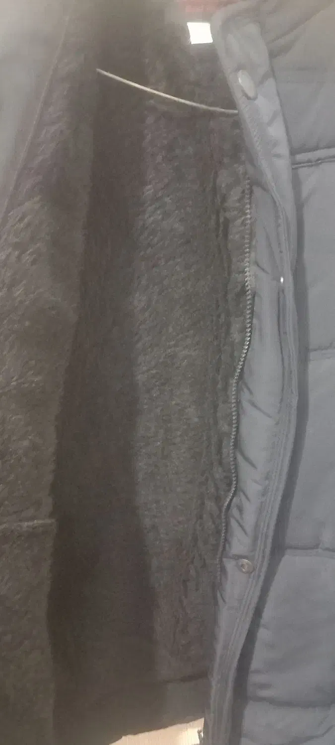 کاپشن|لباس|بروجرد, |دیوار