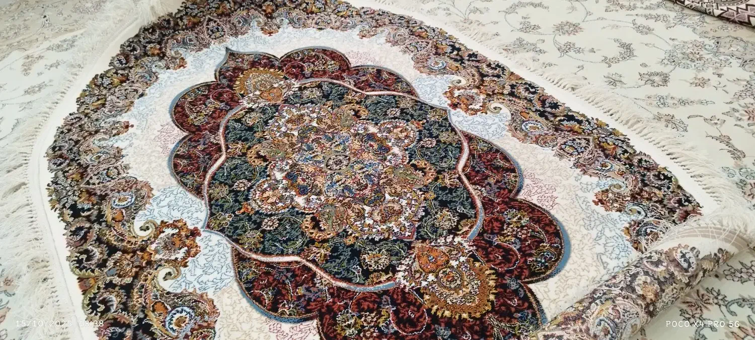 قالیچه ریزبافت دستباف گونه|فرش|قدس, شهر‌قدس|دیوار