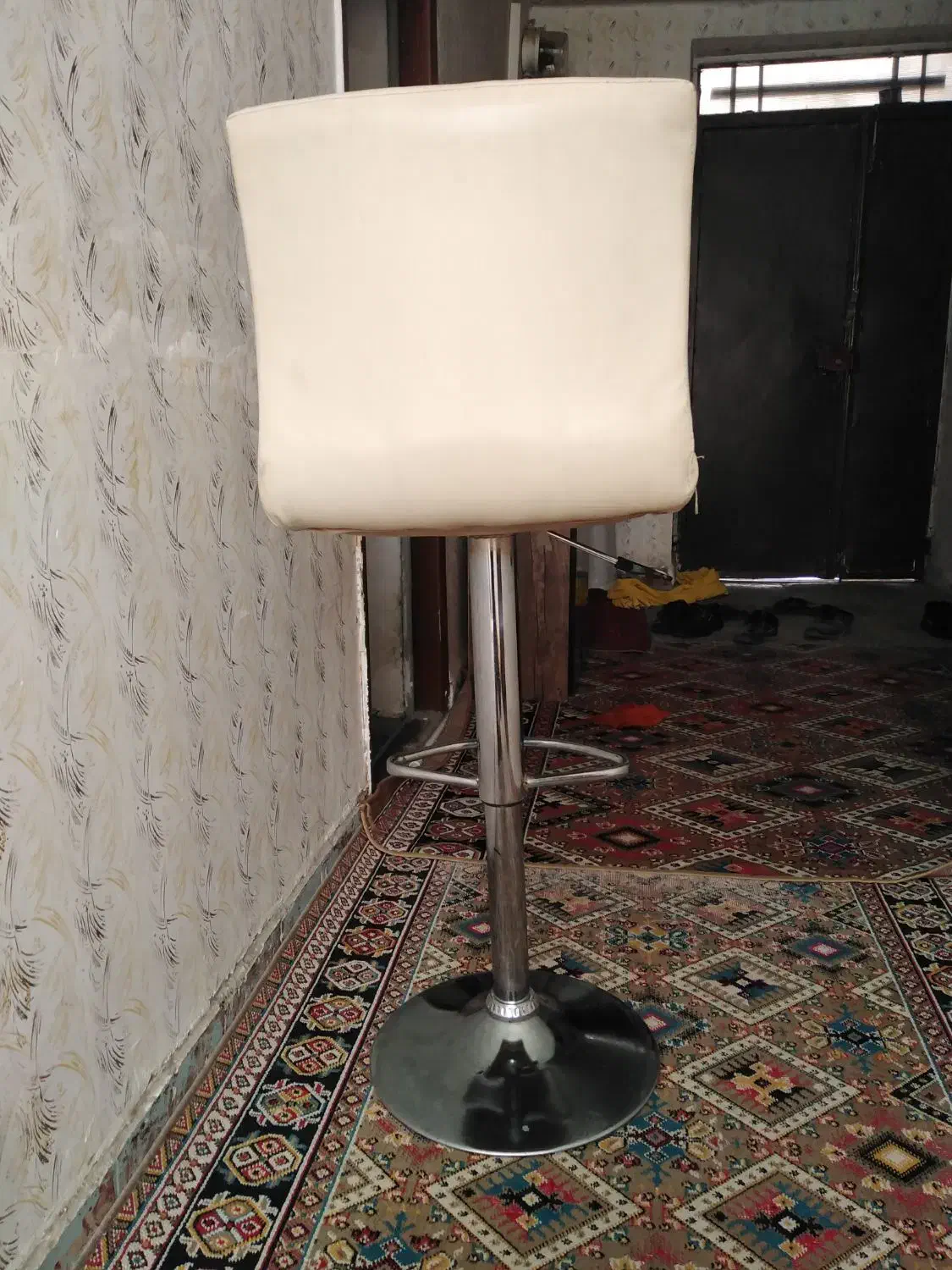 صندلی اپن|صندلی و نیمکت|مشهد, کارگران|دیوار