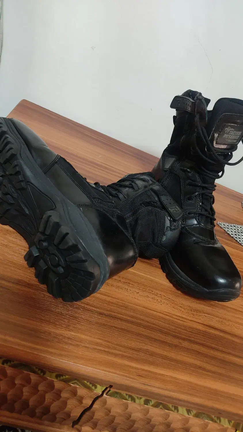 بوت مردانه خارجی|کیف، کفش، کمربند|پرند, فاز ۶|دیوار