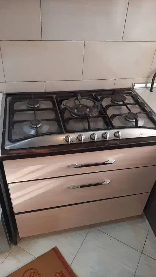 گاز رومیزی ۵ شعله اخوان به همراه کابینت ۳ کشو سالم|اجاق گاز و لوازم برقی پختوپز|تهران, حشمتیه|دیوار