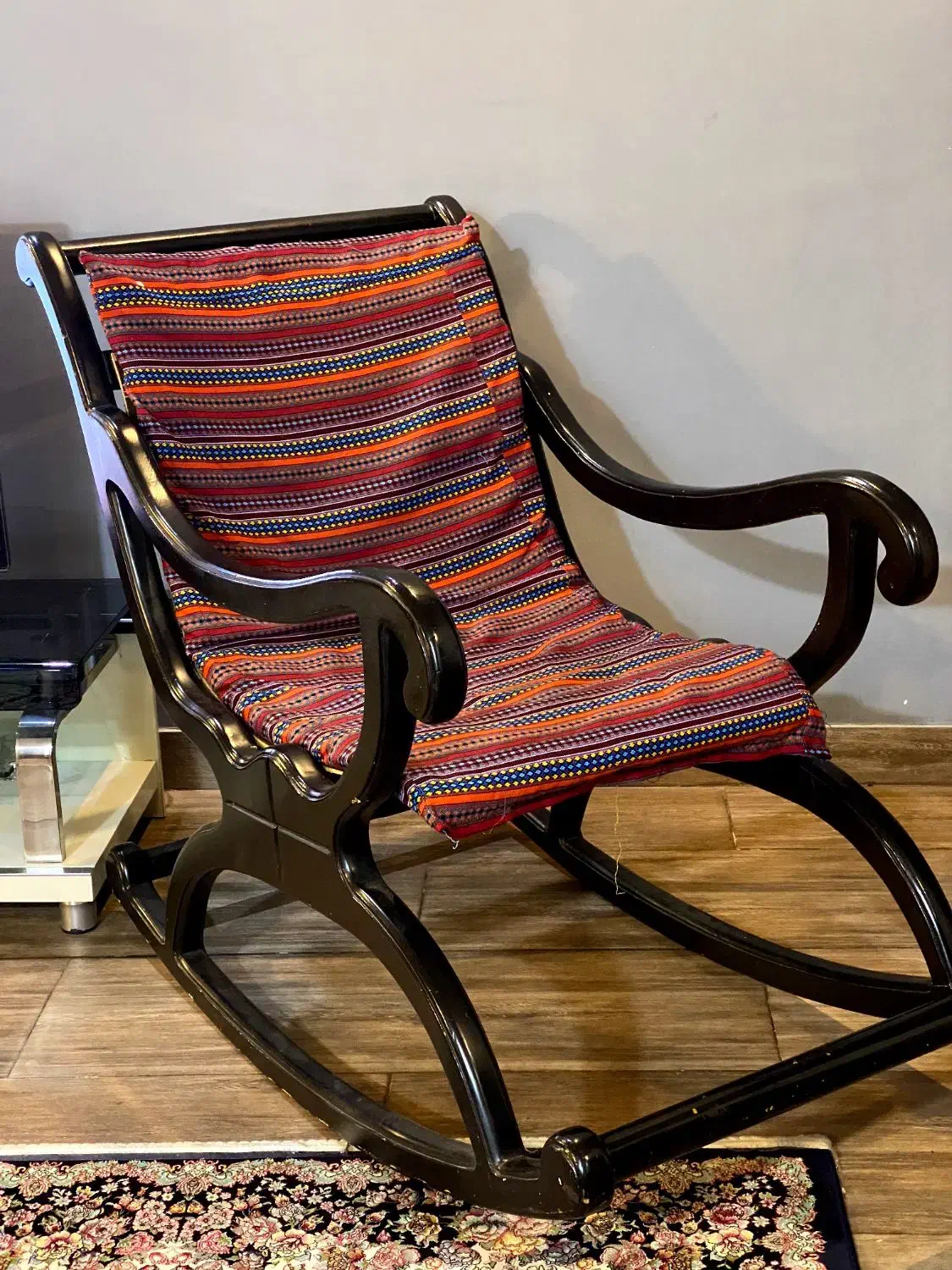 صندلی راک پدربزرگ تاب تاب|صندلی و نیمکت|رشت, آزادگان|دیوار