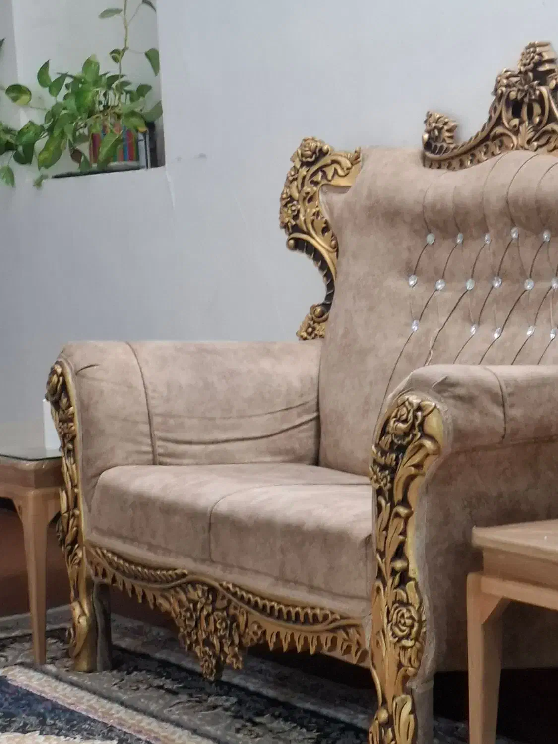 فروش مبل ۷ نفر طرح سلطنتی|مبلمان خانگی و میز عسلی|شیراز, فرگاز|دیوار