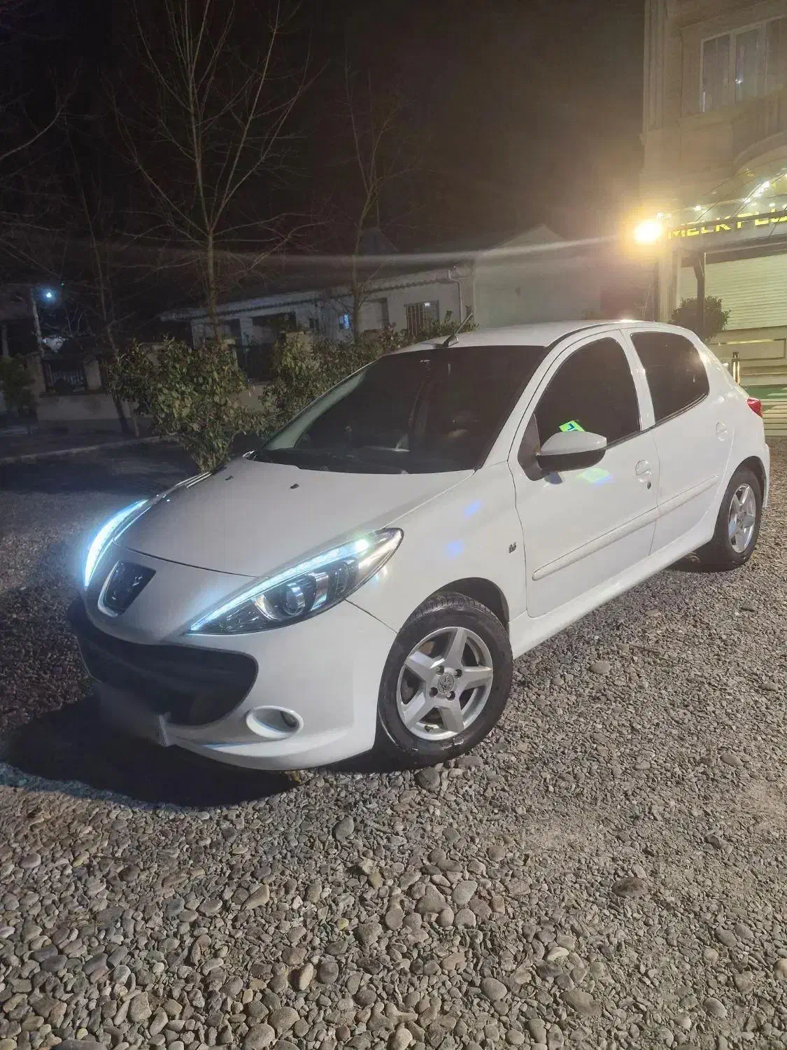 پژو ۲۰۷ دنده مدل ۹۶|خودرو سواری و وانت|لاهیجان, شیشه گران|دیوار