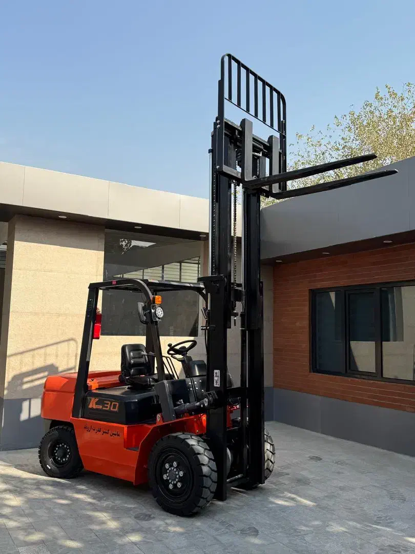 لیفتراک دیزل ۳تن دنده ای و اتومات|ماشین‌آلات صنعتی|اراک, |دیوار