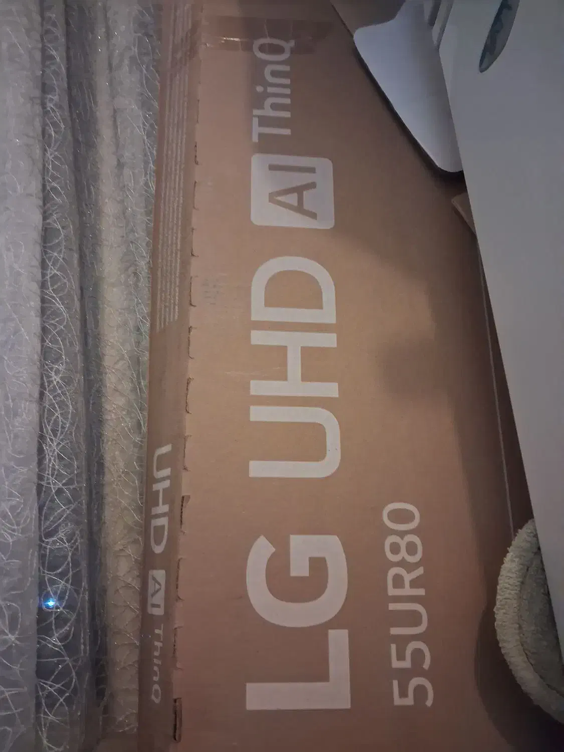 کارتن تلویزیون الجی ۵۵اینچ|تلویزیون و پروژکتور|اسلامشهر, شهرک جانبازان|دیوار