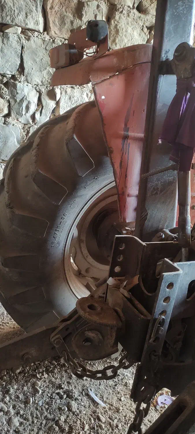 تراکتور فرگوسن همراه با تریلی و گاو آهن|ماشینآلات صنعتی|چرداول, |دیوار