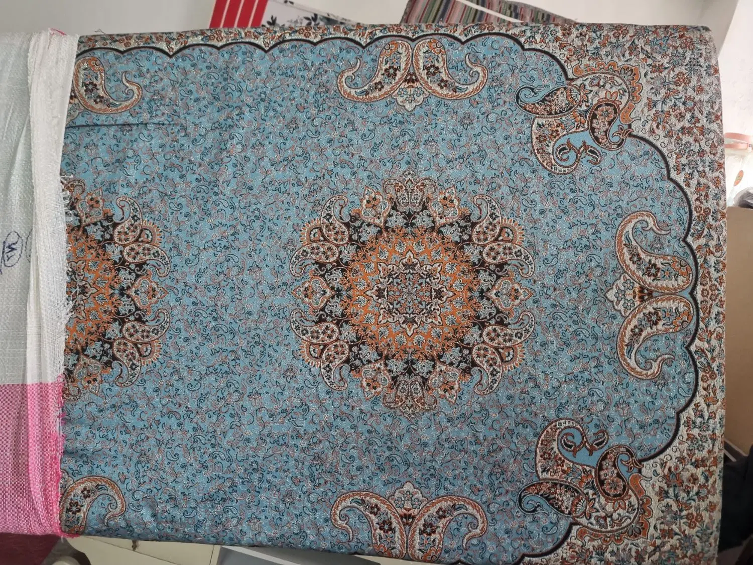 تشک یزدی|رختخواب، بالش، پتو|بیرجند, |دیوار