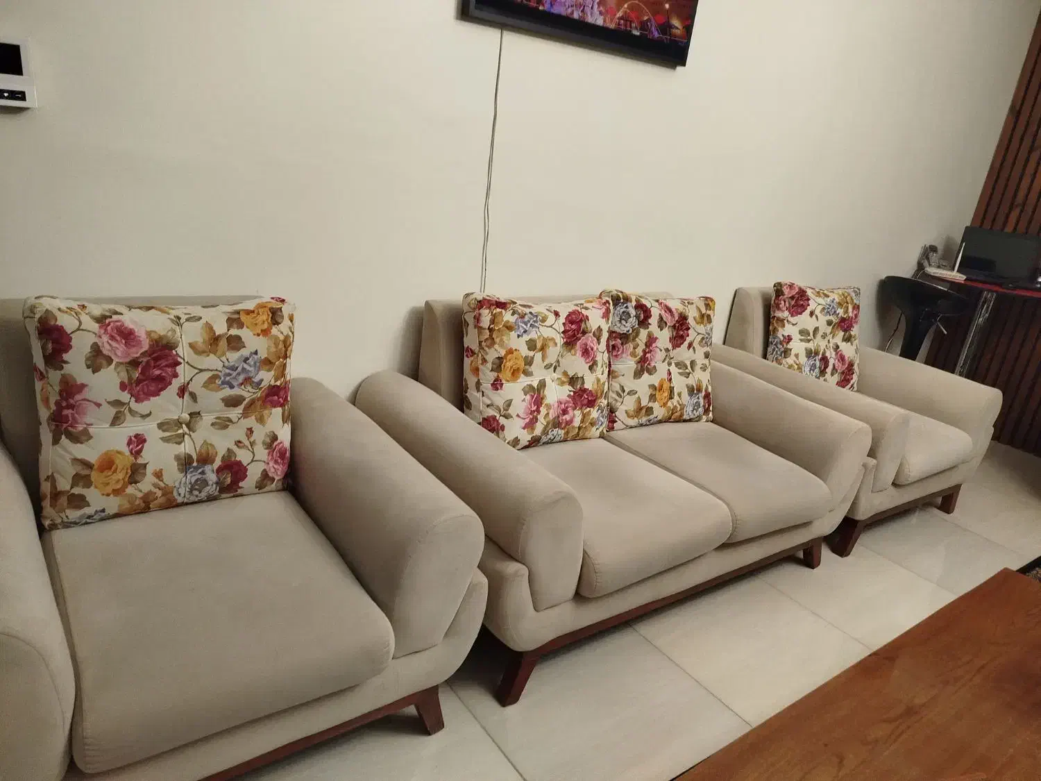 مبل راحتی|مبلمان خانگی و میز عسلی|کرج, شهرک آسمان|دیوار