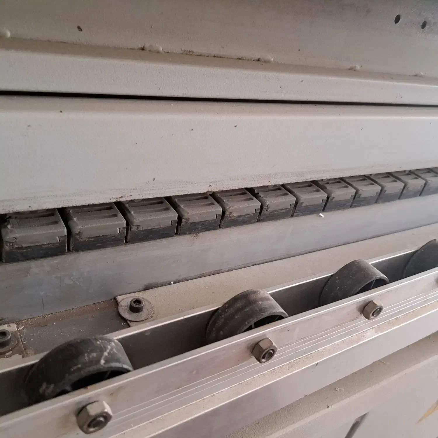 لبه چسبان وکیوم آسانسوری دورکن|ماشینآلات صنعتی|مشهد, نوید|دیوار