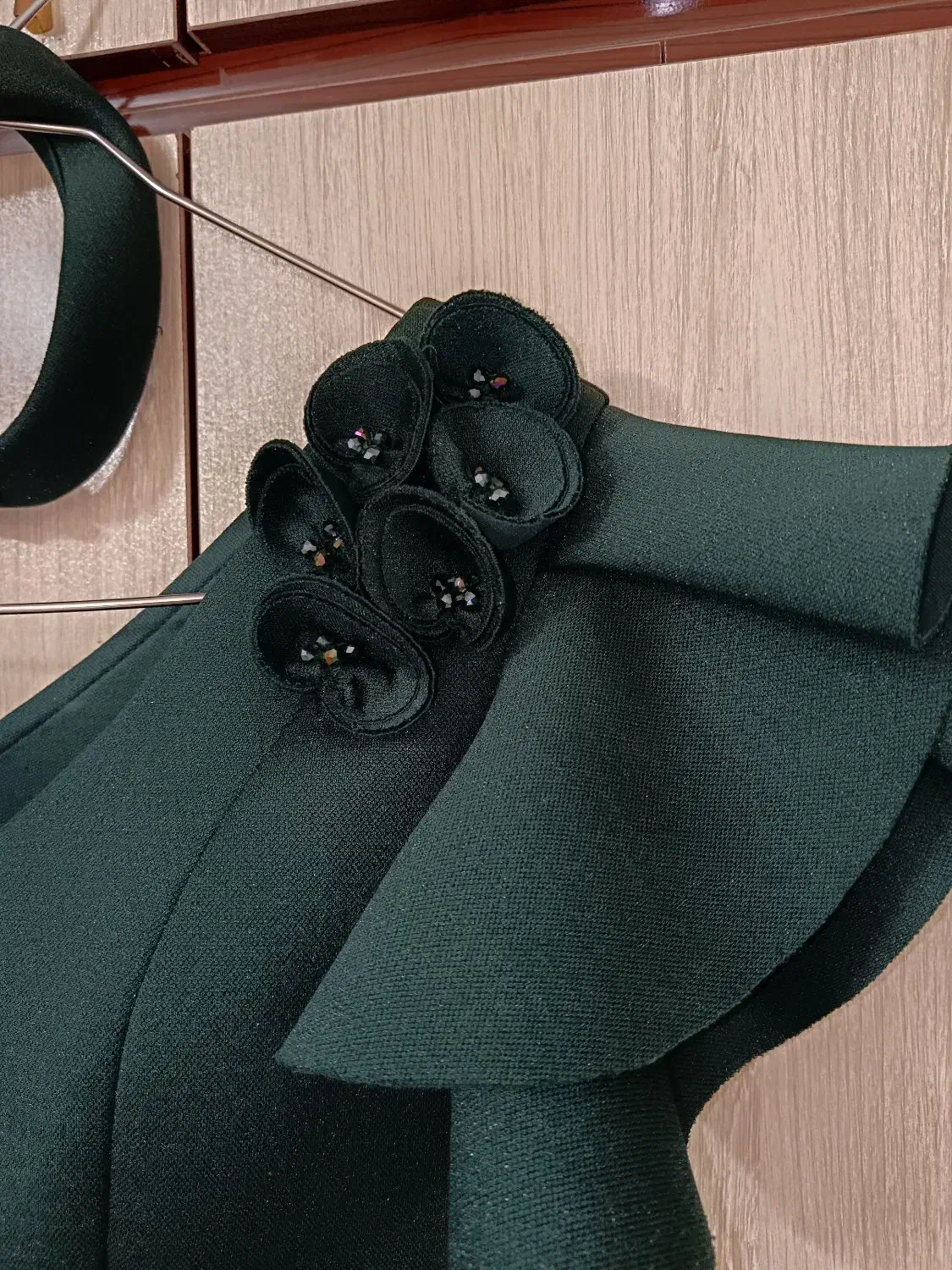 لباس مجلسی دخترانه|لباس|نیشابور, دارایی|دیوار