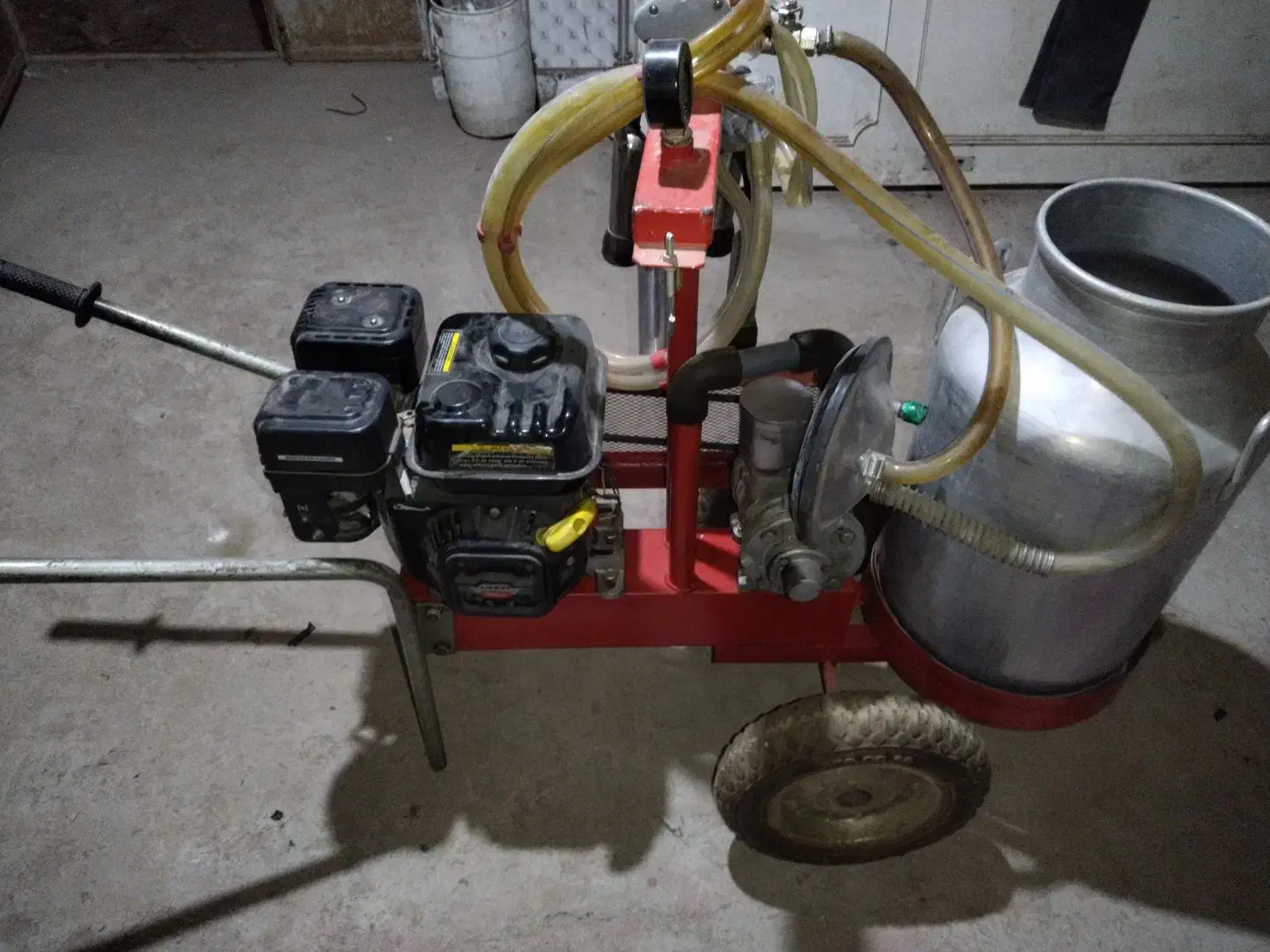 گاو دوش بنزینی|ماشین‌آلات صنعتی|سده (خراسان جنوبی), |دیوار