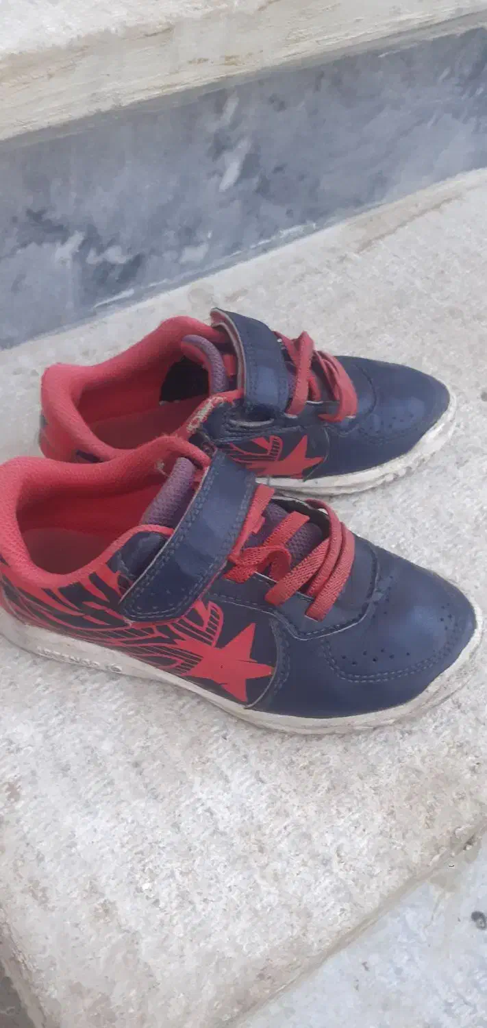 کفش اسپرت بچگانه خارجی|کفش و لباس بچه|اسلامآباد غرب, |دیوار