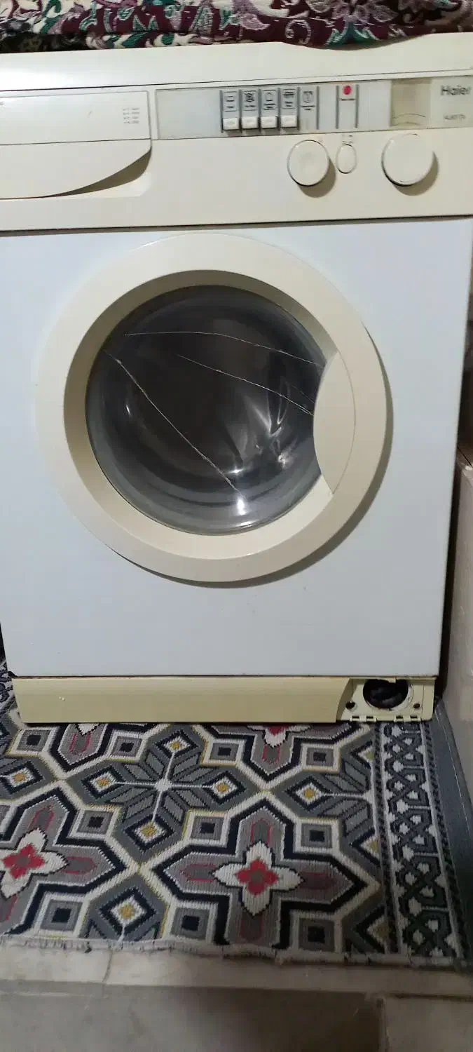 تلوزیون ۳۹ سامسونگ اصل در حد ۴۲ و لباسشویی حایر|تلویزیون و پروژکتور|پارس‌آباد, |دیوار