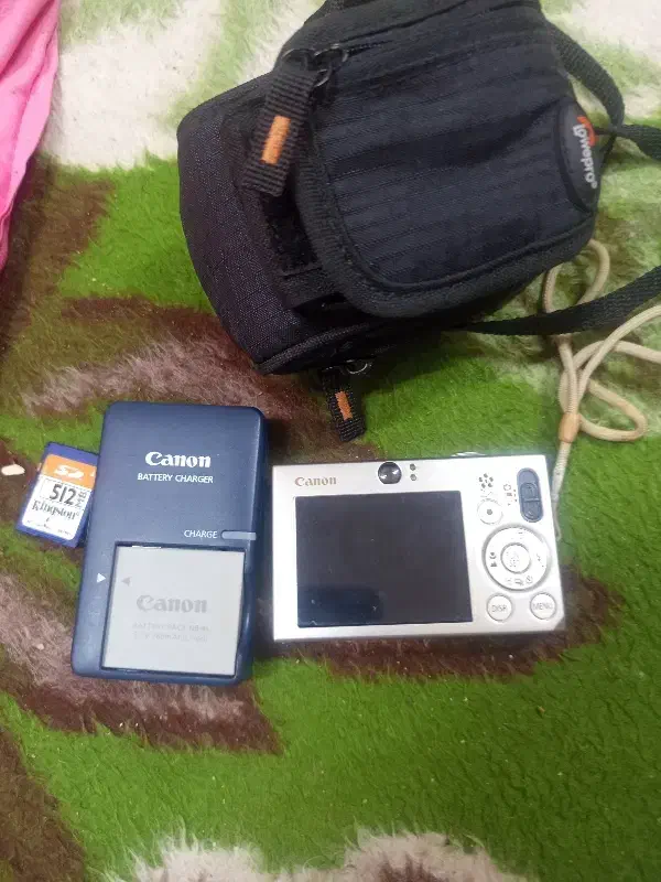 دربین عکاسی با دوتا رم دو گیگ و ۵۱۲ با کیف و شارژ|دوربین عکاسی و فیلمبرداری|کیش, |دیوار