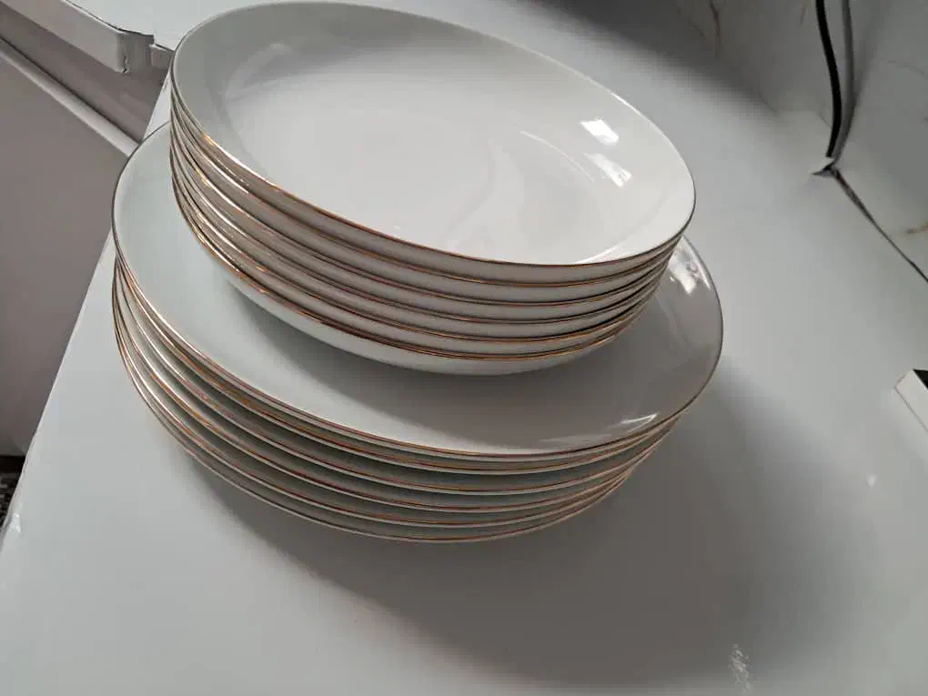 فروش  فرش 12 متری سه چرخه  و بشقاب چینی لب طلایی|فرش|عسلویه, |دیوار