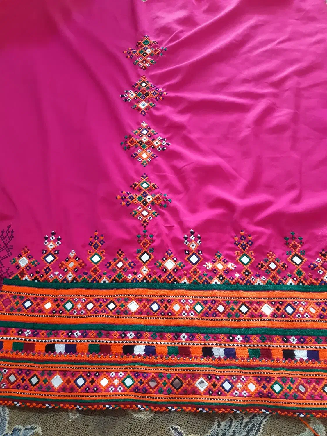 دوخت موسوم|لباس|ایرانشهر, |دیوار