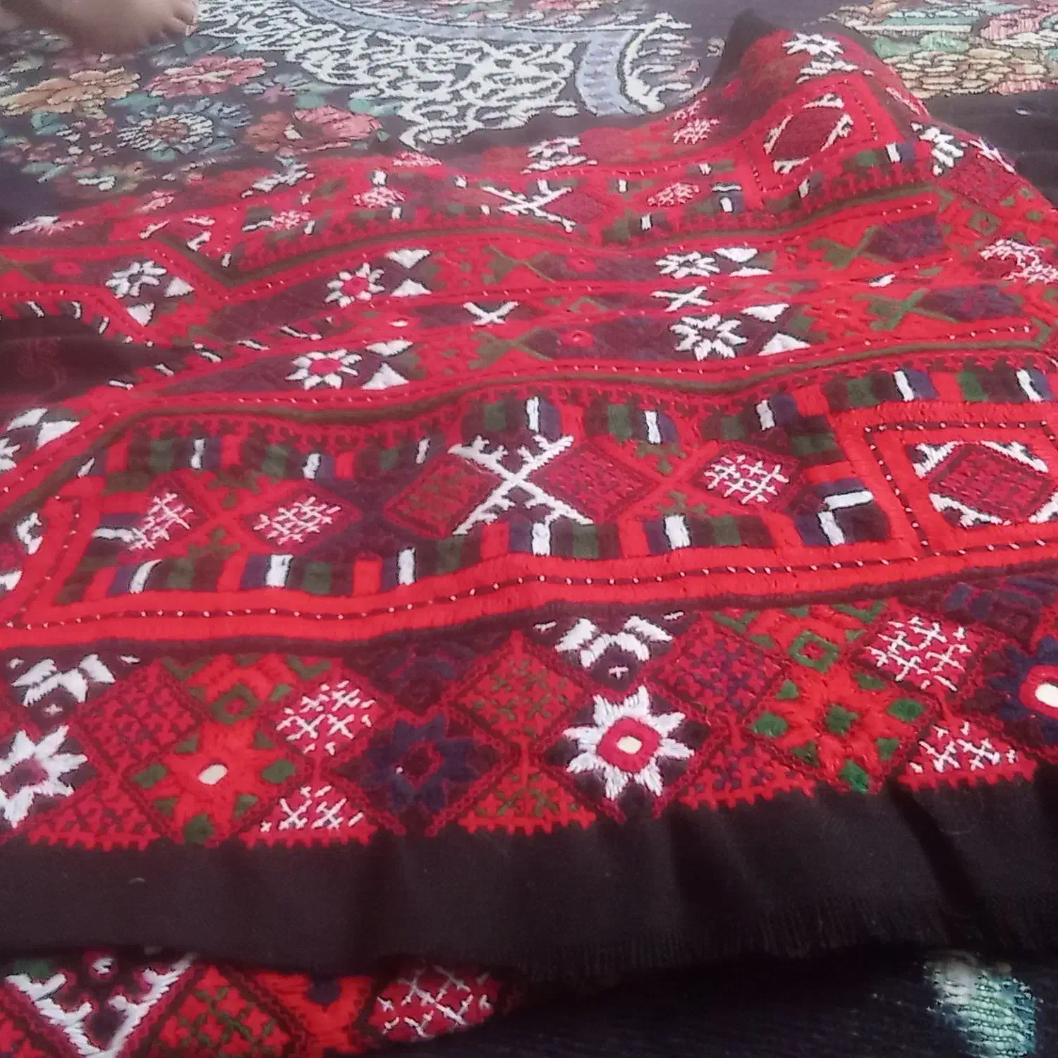 زی آستین چرخ ودست|لباس|خاش, |دیوار