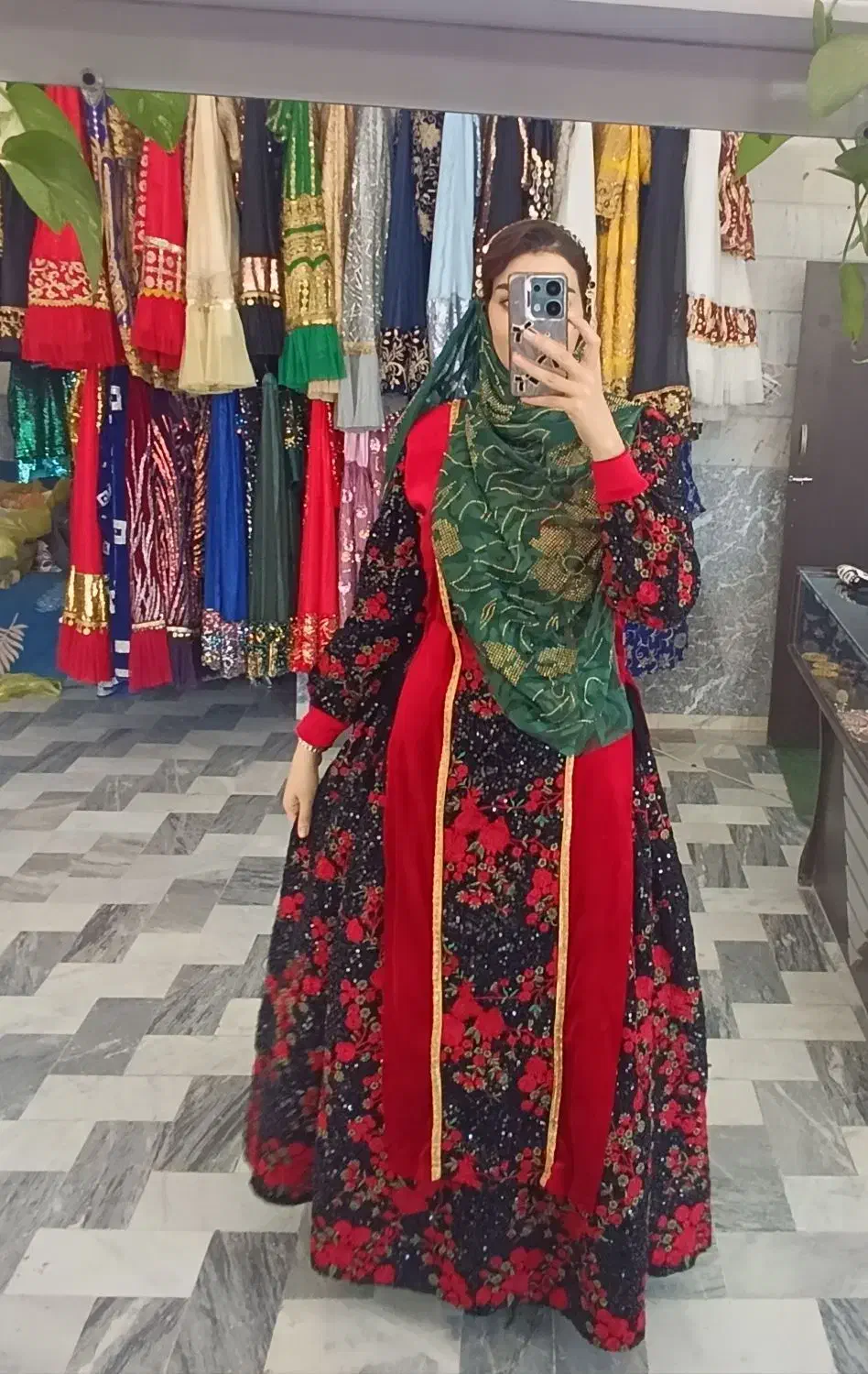 مزون لپک،کرایه لباس های محلی،بختیاری شیرازی کردی|لباس|نجفآباد, یزدانشهر|دیوار