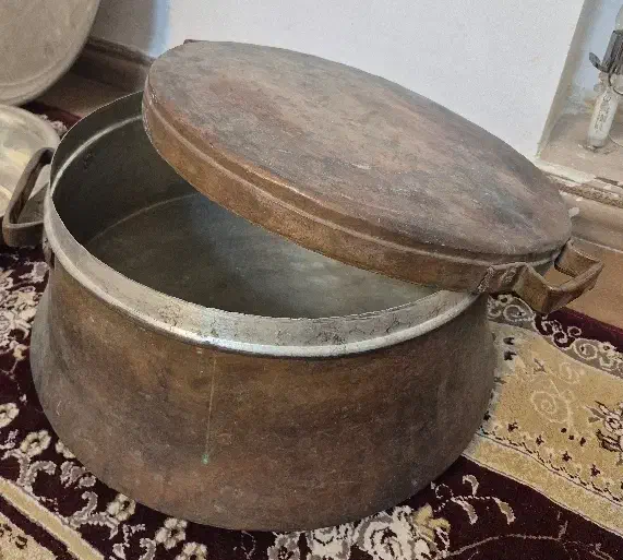 ظروف مسی قدیمی|کلکسیون اشیاء عتیقه|شهرضا, |دیوار