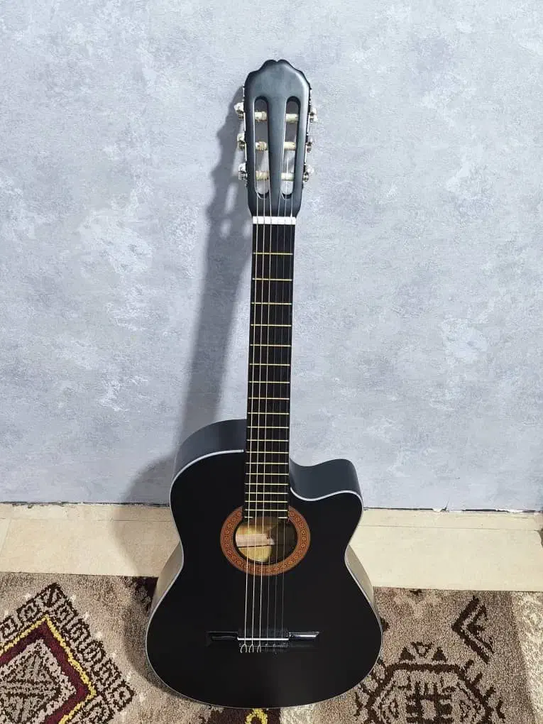 گیتار کلاسیک دیاموند|گیتار، بیس، امپلیفایر|کیش, |دیوار