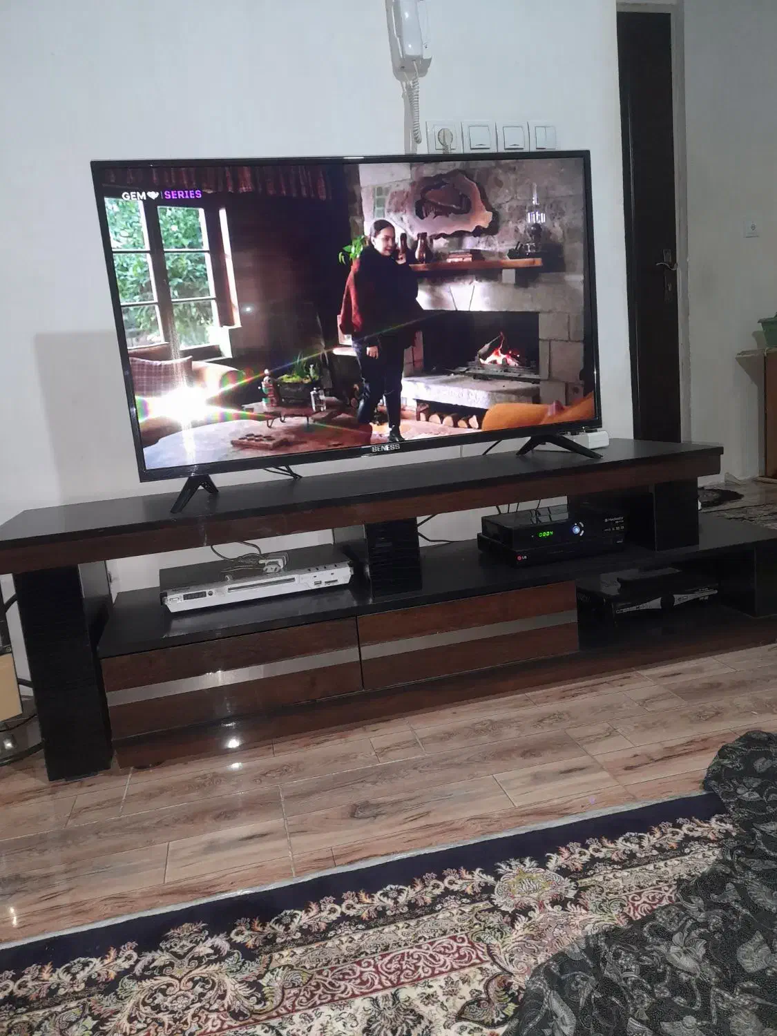 میز تلویزیون تمیز و سالم|میز تلویزیون|پاکدشت, پاکدشت (مامازند)|دیوار