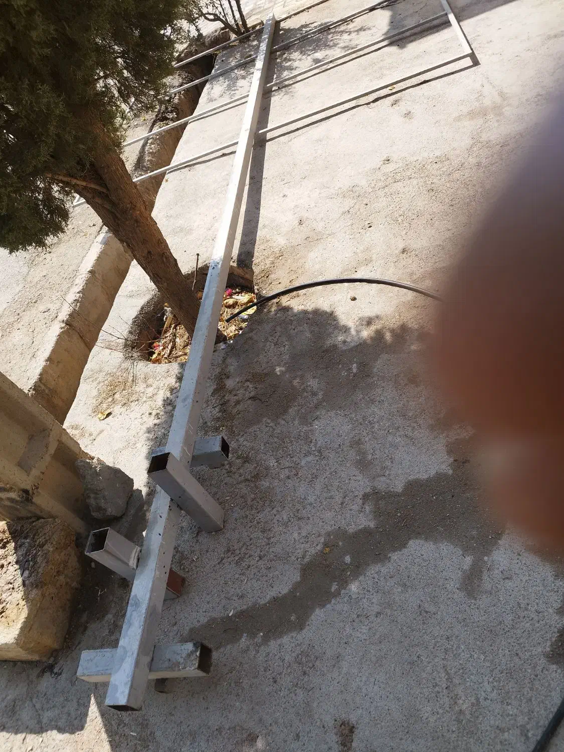 تابلو آهنی بزرگ ۲/۵در۳متر قاب وپایه ۶متری نو|مصالح و تجهیزات ساختمان|کوار, |دیوار