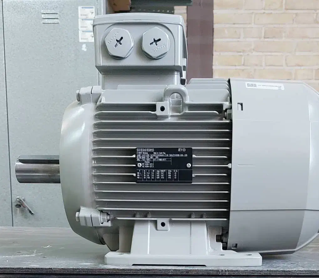 الکترو موتور زیمنس۵.۵ و ۳ کیلو وات|ماشین‌آلات صنعتی|تهران, لاله زار|دیوار