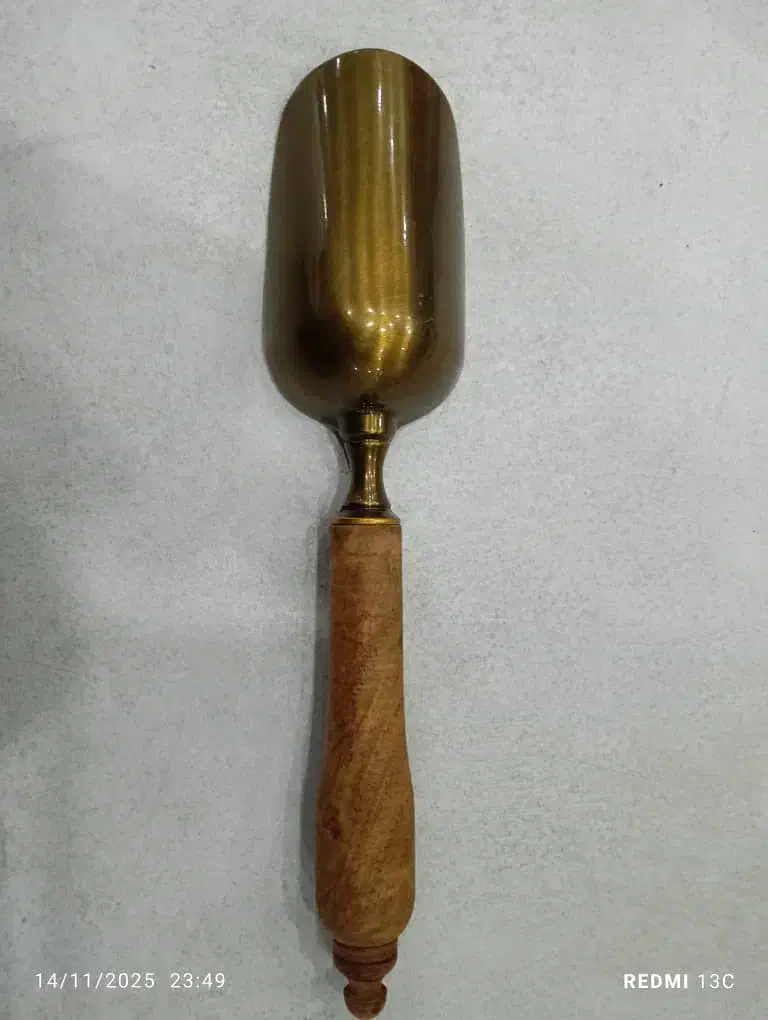 قاشق آجیل جنس برنج دسته چوبی|ظروف سرو و پذیرایی|کرج, فاز ۳ گوهردشت|دیوار