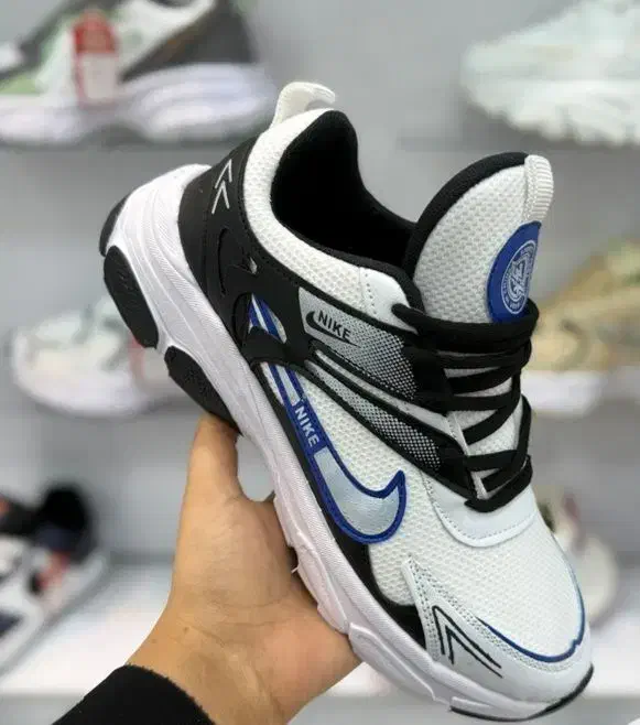 حراج کتونی به تعداد محدود زیر قیمت فاکتور 550تومان|کیف، کفش، کمربند|اراک, |دیوار