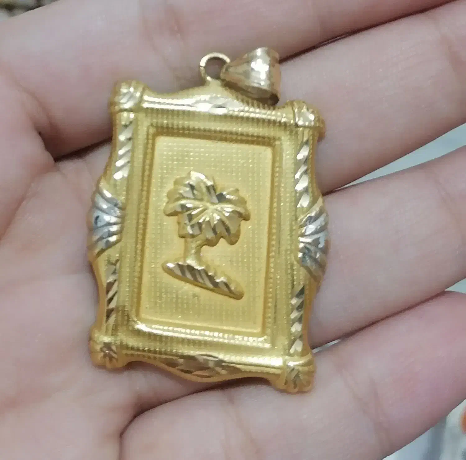 پلاک طلا|جواهرات|اشتهارد, |دیوار