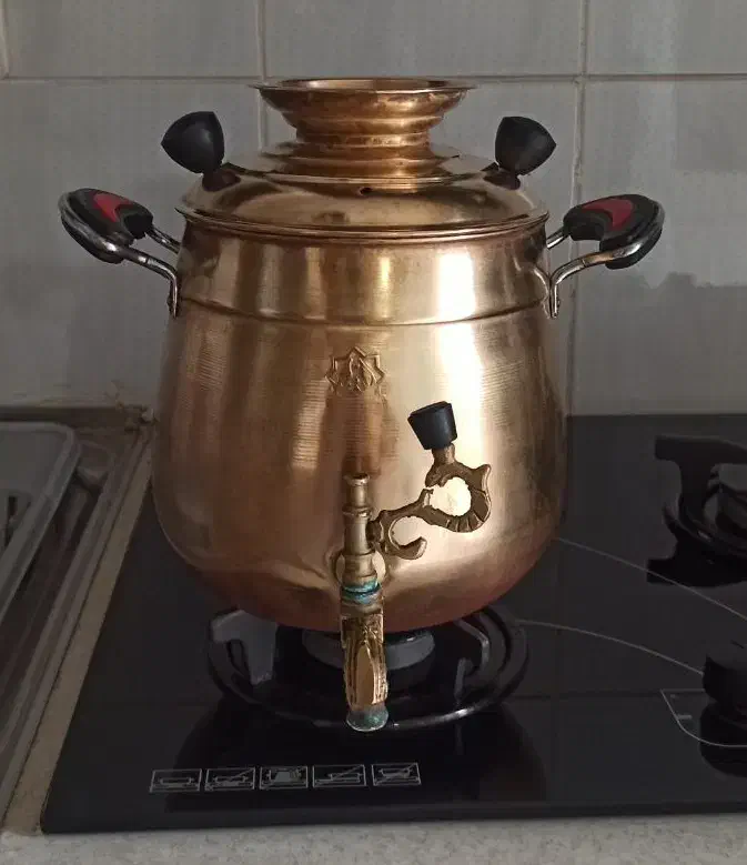 سماور برنجی|قوری، کتری، قهوه‌ساز دستی|پرند, فاز ۶|دیوار