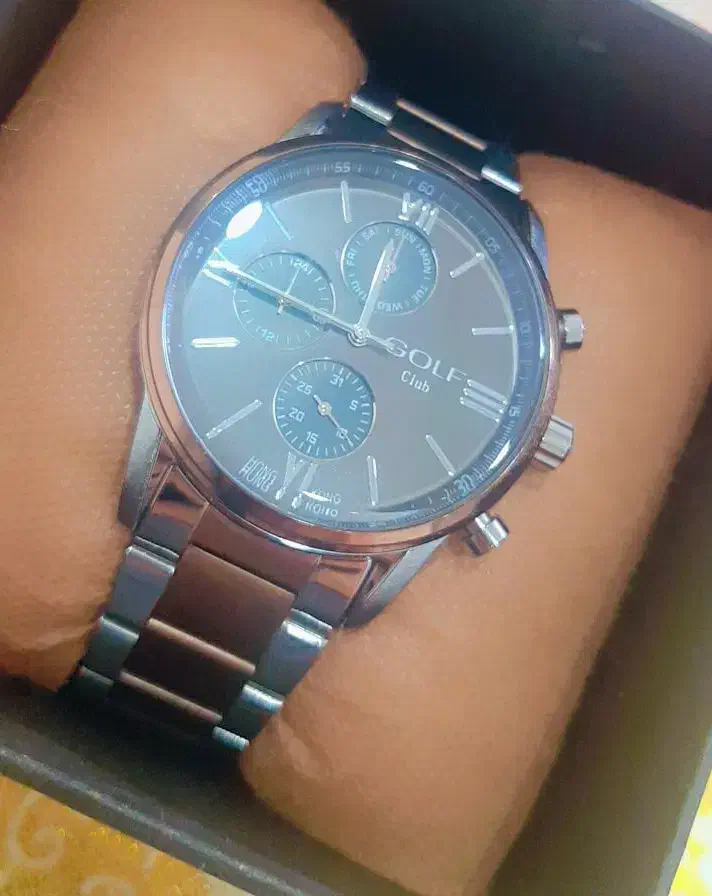 ساعت مچی مردانه از بِرند گُلف نو و کار نکرده|ساعت|شاهین‌شهر, مخابرات (شهید بهشتی)|دیوار