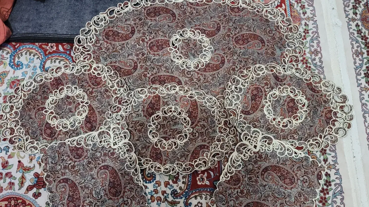 رو میزی ۶ تکه|پرده، رانر، رومیزی|گلبهار, شهر جدید گلبهار|دیوار