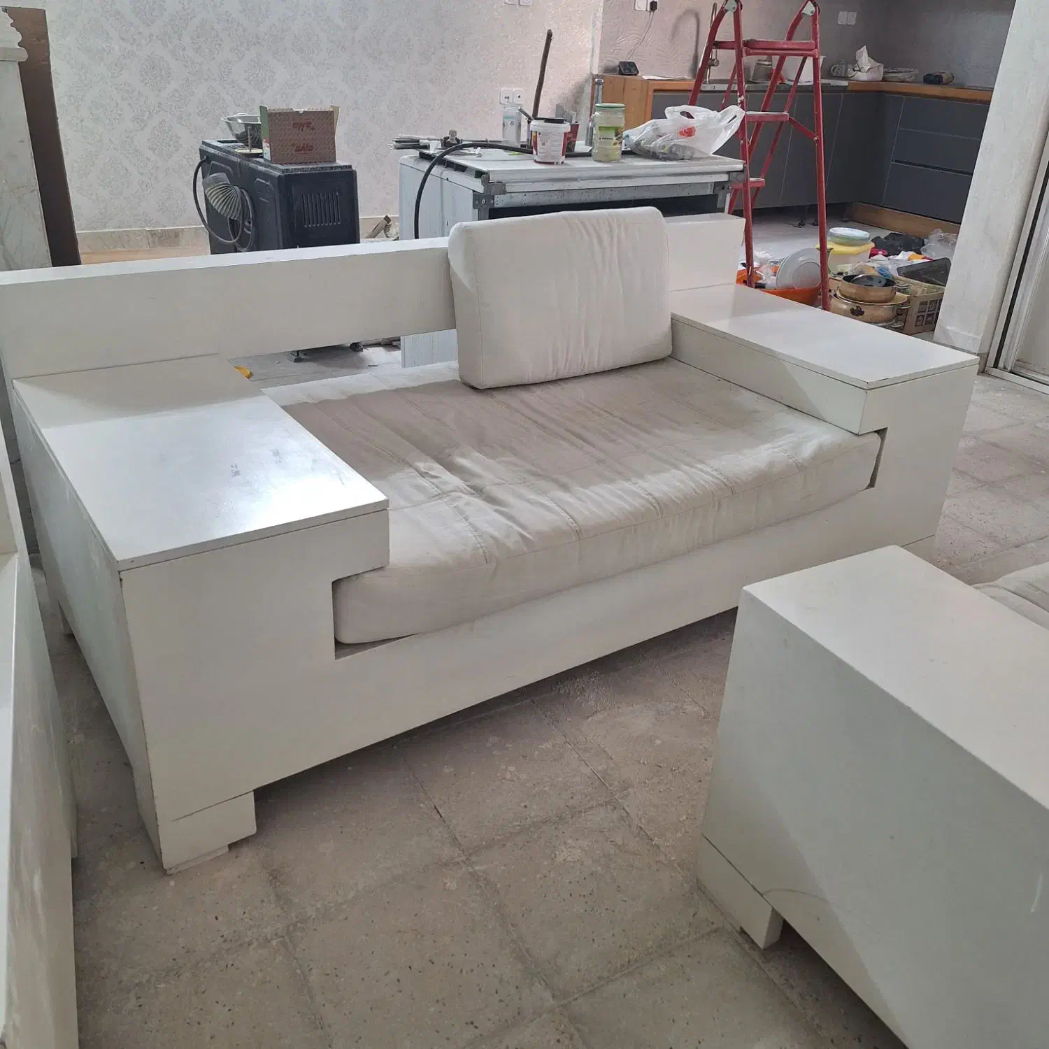 مبل ۶ نفره در حد نو|مبلمان خانگی و میز عسلی|قم, نخودی|دیوار