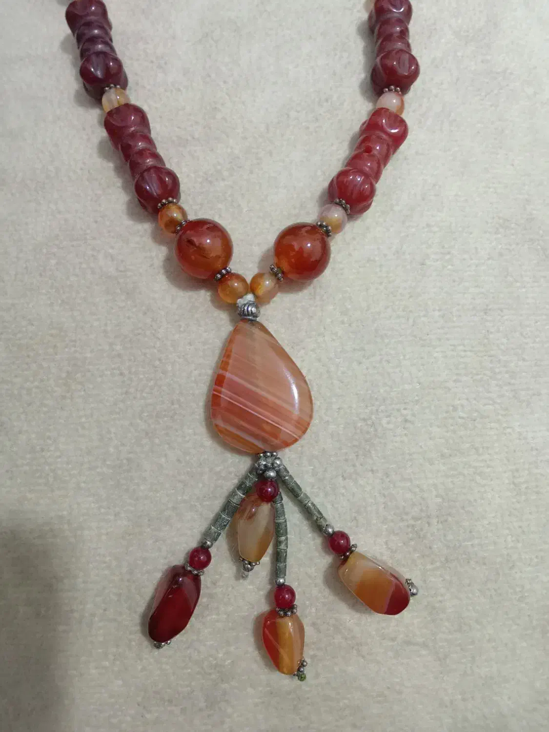 گردنبند عتیقه|کلکسیون اشیاء عتیقه|فردیس, فردیس|دیوار