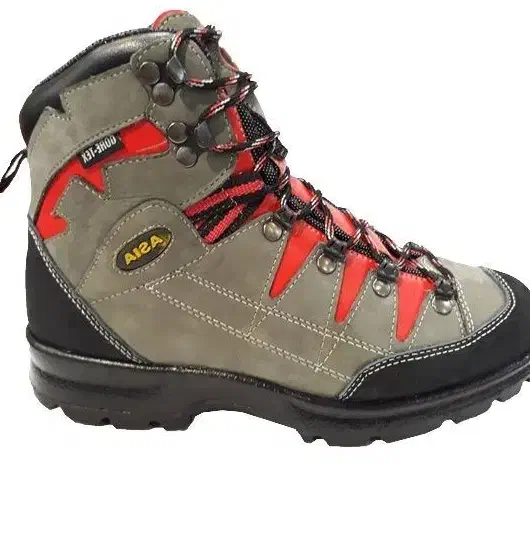 مدلهای متنوع کفش های زمستانی و کوهنوردی|کیف، کفش، کمربند|همدان, |دیوار