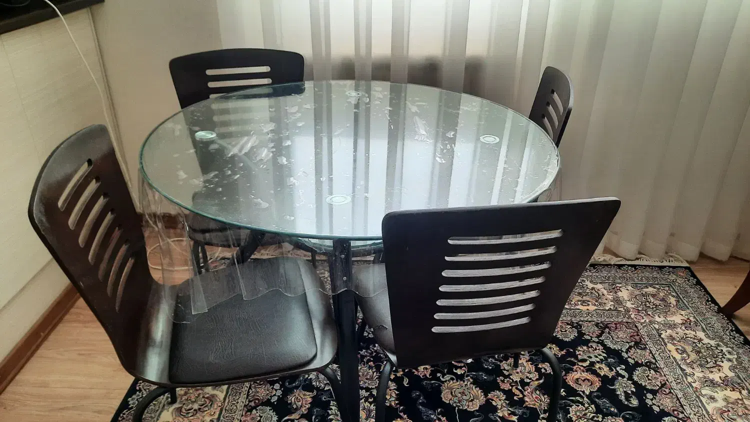 میز غذاخوری ۴ نفره|میز و صندلی غذاخوری|زنجان, |دیوار