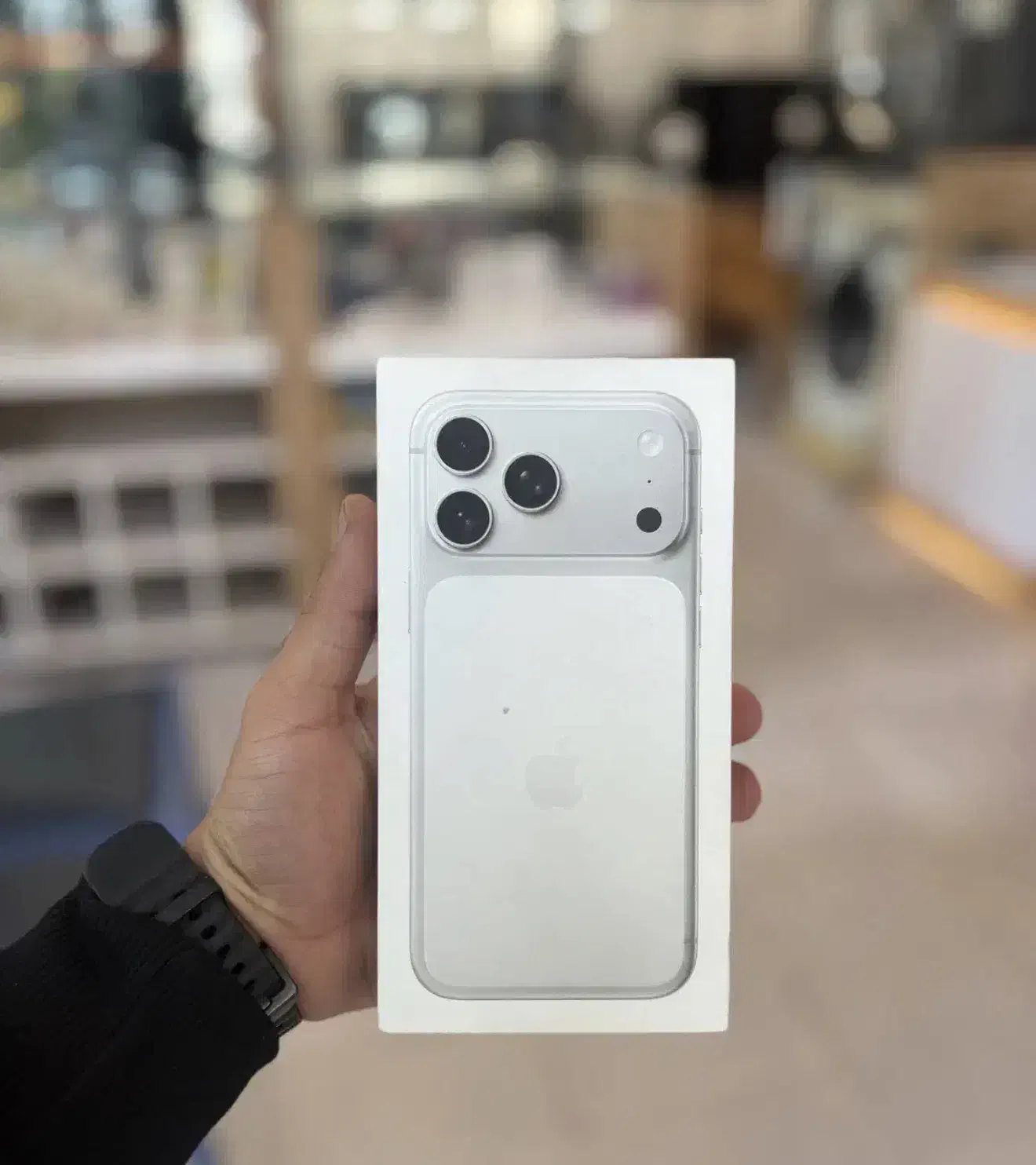 ۱۷ پرومکس zaa در حد صفر|موبایل|ارومیه, |دیوار